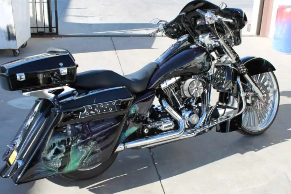 Marcus and Sandra's 2010 Road King - 7